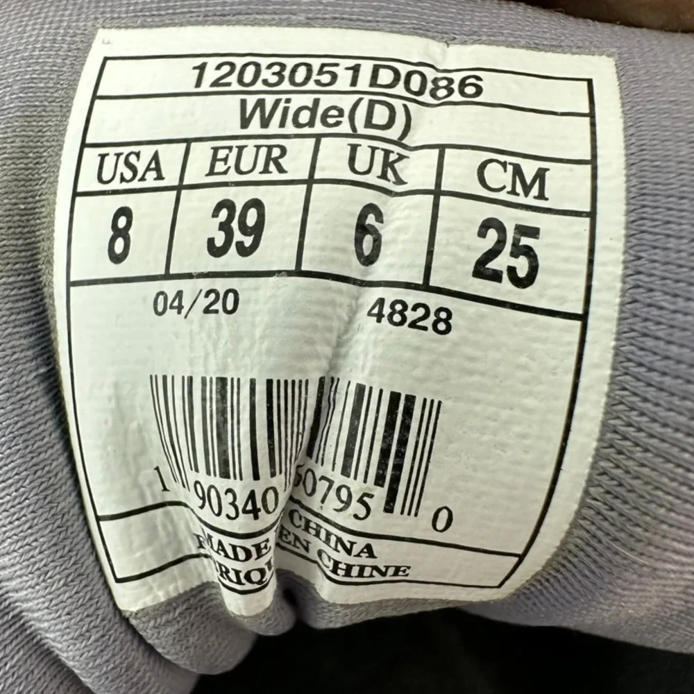 Brooks weight lb
